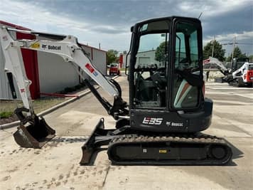 Main image Bobcat E35